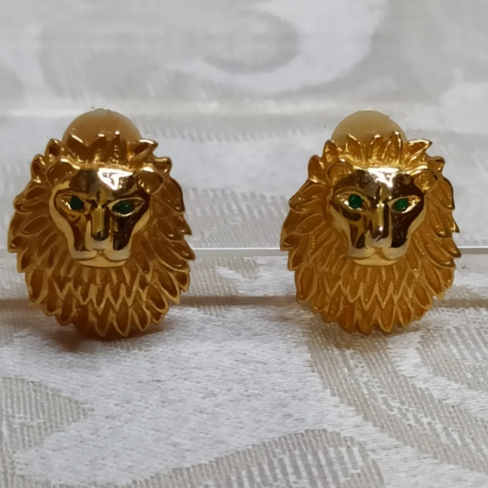 RARE Unsigned Kenneth Jay Lane 1970s Vintage Gold Lion Clip-On Earrings | KJL - Picture 5 of 10